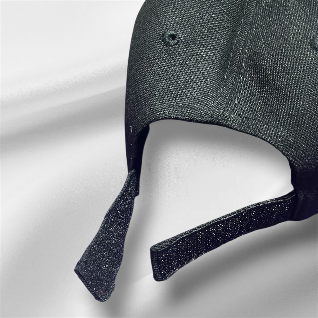 Gorra ajustable negra "DELALMA".